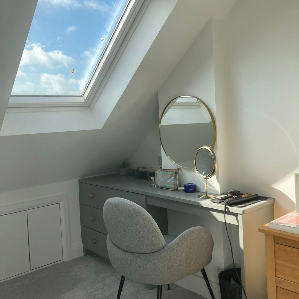 bespoke-dressing table/vanity-unit built around pilaster in Twickenham TW2